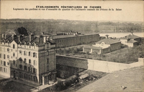 Ak Fresnes (Seine) Val de Marne, Gefängnisgebäude in  Gärten, Gefängnis-Wohnanlagen