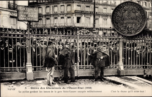 Postcard Paris, Gare Saint Lazare, Greve des Cheminots de l&#39;Ouest State 1910, police, Eisenbahnerstreik