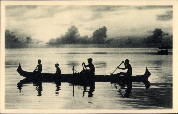 Postcard Carolines, In the Faerie of the Sunset, Personen im Kajak