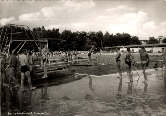 Ak Berlin Tempelhof Mariendorf, zomerzwembad, zwemmers