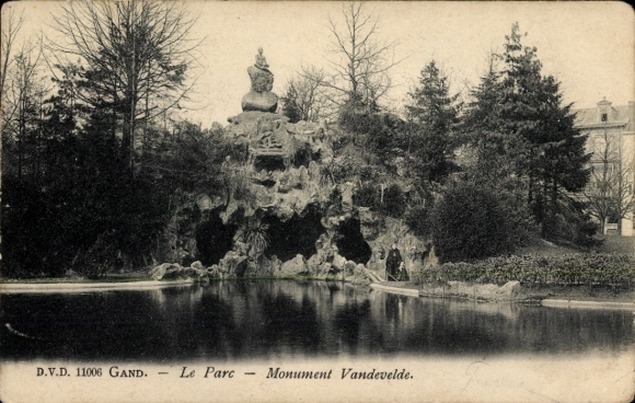 Ak Gand Gent Oost-Vlaanderen, Monument Vandevelde, parklandschap, water, bomen, standbeeld