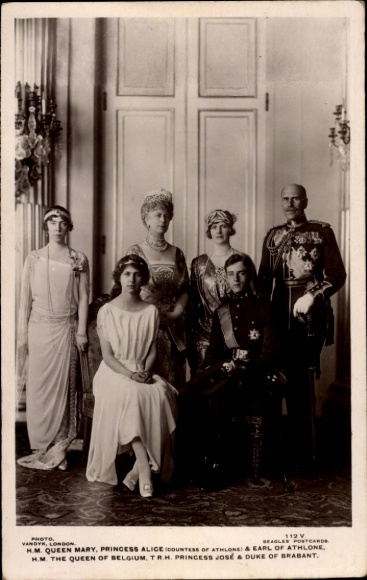 Picture Queen Mary, Princess Alice, Queen of Belgium, Princess José, Duke of Brabant