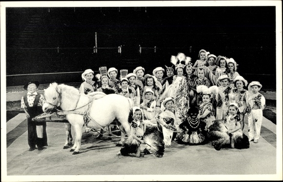 Postcard CH Schäfers Circus Stadt Liliput, Munich Solln, Memlingstraße 11, pony, group photo
