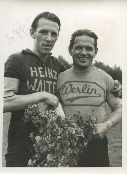 Foto Radrennfahrer Fritz Jährling, Int. Berufsfahrerrennen Stadion Neukölln, Karl Wiener, Autogramm