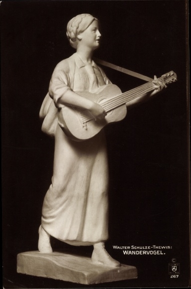 Postcard sculpture by Walter Schulze Thewis, Wandervogel, guitar