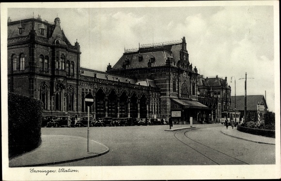 Postcard Groningen Netherlands, station, exterior view
