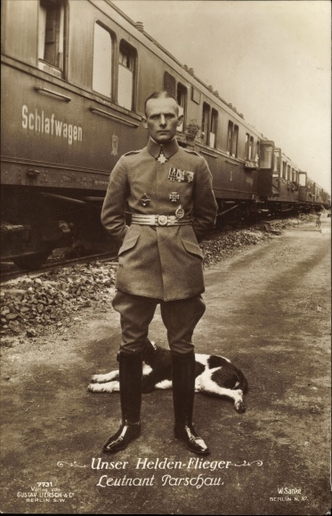 Ak Deutscher Kampfflieger, Leutnant Otto Parschau, Portrait, Eisenbahn, Schlafwagen, Hund, Sanke 380