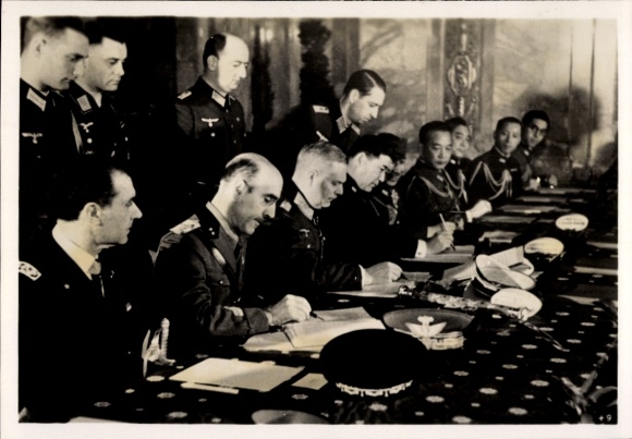 Foto Heinrich Hoffmann, Generalfeldmarschall Keitel, Militärkonvention Deutschland, Japan, Italien