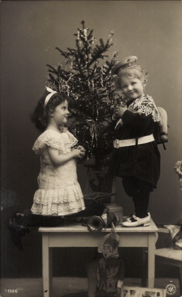 PC Congratulations Christmas, children at the Christmas tree, NPG 1306
