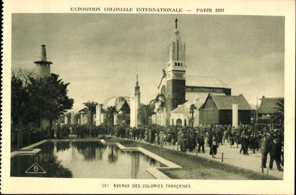 Set von 75 Ansichtskarten, Weltausstellung Paris, 1900, 1937