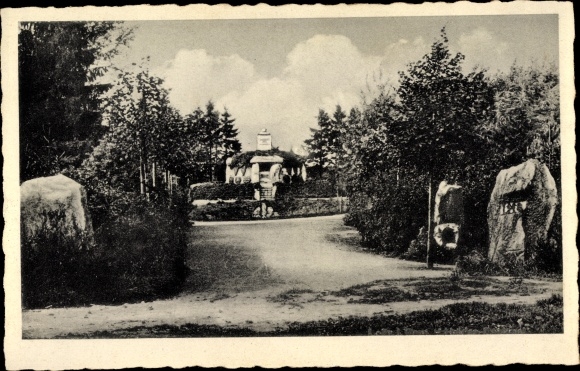 Postcard Loitz in Western Pomerania, heroes monument