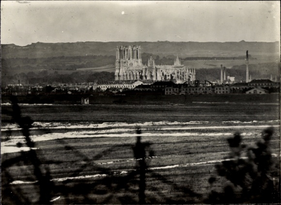 Photo Reims Marne, Cathedral, shot through a telescope, World War I