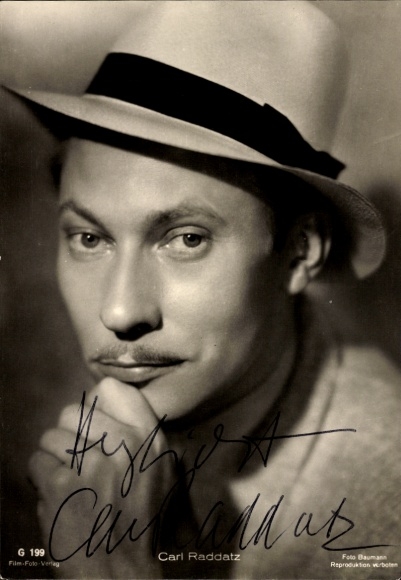 Postcard actor Carl Raddatz, portrait with hat, Film Photo Verlag G 199, autograph