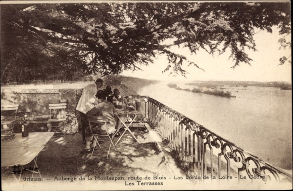 KP Orléans Loiret, widok na Loarę, taras, ludzie przy stole, Auberge de la Montespan