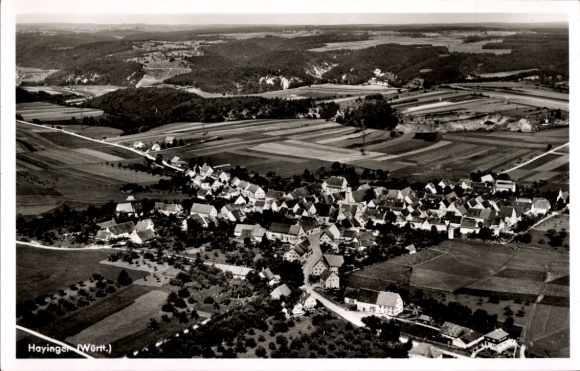 Ak Hayingen auf der Schwäbischen Alb, Luftbild von  Fachwerkhäuser, Landschaft, Bauernhöfe