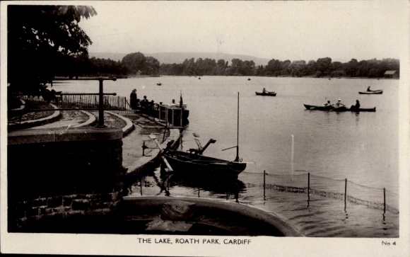 Postcard Cyncoed Cardiff Wales, The Lake, Roath Park, Boats, Waterfront, Black and White Image