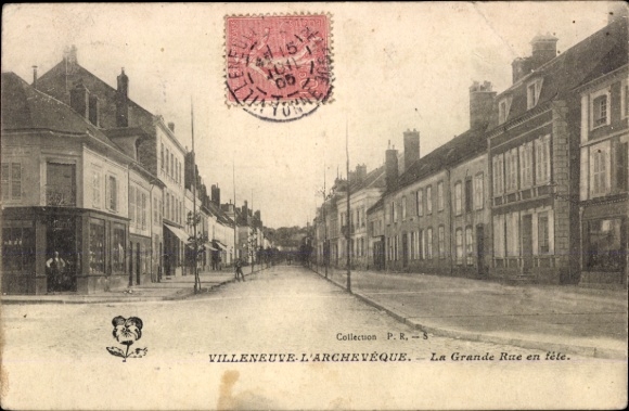 CPA Villeneuve l'Archevêque Yonne, Grande Rue en fete