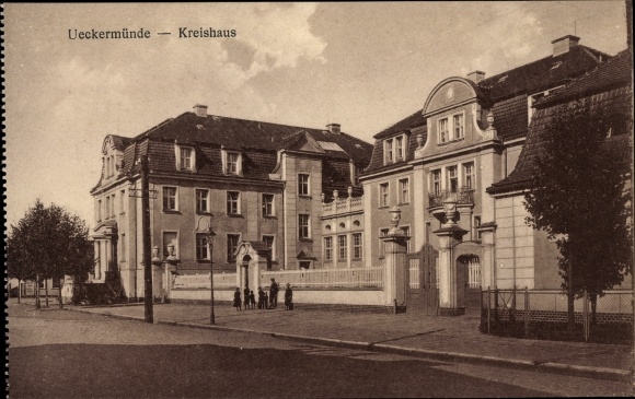 KP Ueckermünde na Pomorzu Zachodnim, parcela przy domu powiatowym
