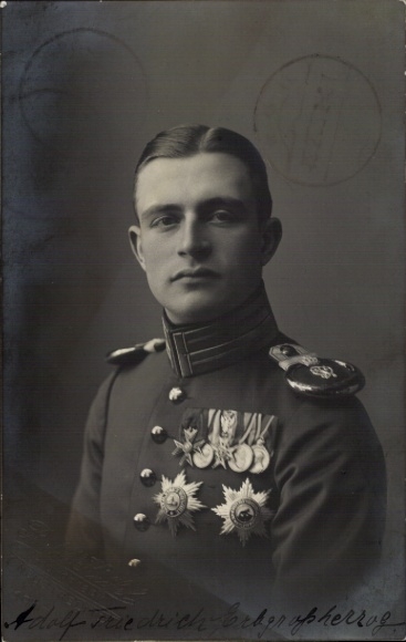 Ak Erbgroßherzog Adolf Friedrich VI von Mecklenburg Strelitz, Portrait in Uniform, Orden