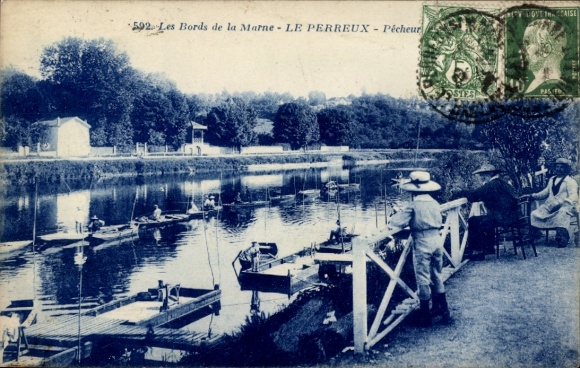 Ak Le Perreux sur Marne Val de Marne, Angelnde Menschen, ruhiger Fluss, Bäume, Gebäude im Hinterg