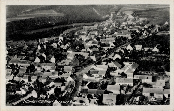 Ak Tilleda Kelbra am Kyffhäuser, luchtfoto van vele daken, breed landschap