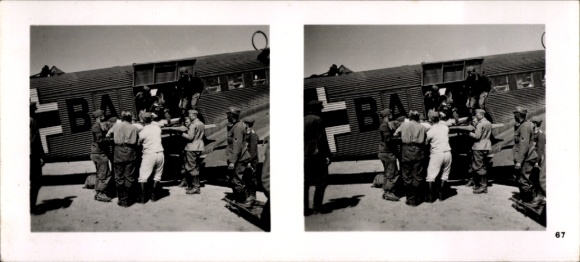 Stereo Raumbild Foto Fliegen und Siegen Nr. 67, Junkers Ju 52 mit verwundeten Fallschirmjägern