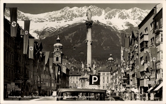 Ak Innsbruck in Tirol, Maria Theresia Straße, Nordkette, Karwendel, Flaggenschmuck
