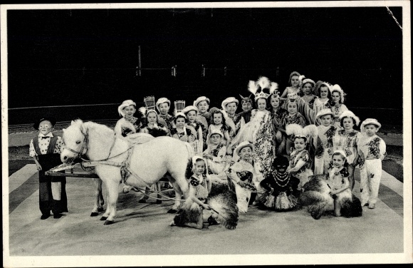 Postcard CH Schäfers Circus Stadt Liliput, Munich Solln, Memlingstraße 11, pony, group photo