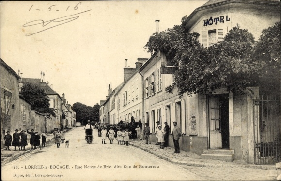 Ak Lorrez le Bocage, rue Neuve de Brie, deze rue de Montereau, hotel