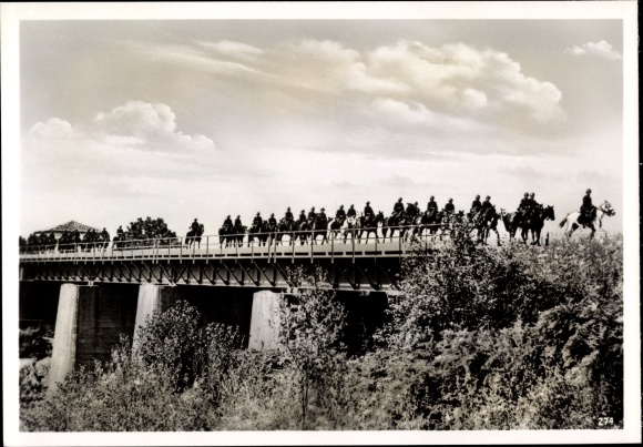 Zdjęcie Hoffmann, Heinrich, wojska włoskie przekraczające granicę grecką, listopad 1940 r
