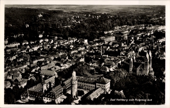Ak Bad Homburg vor der Höhe Hessen, Ortsansicht, Weißer Turm, Kirche, Schloss, Fliegeraufnahme