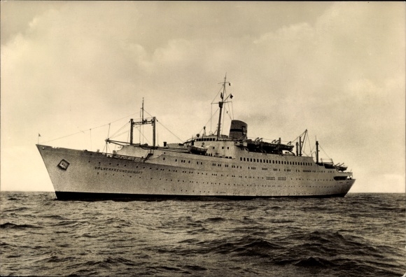 Postcard FDGB holiday ship MS Friendship of Nations