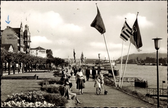 Postcard Königswinter am Rhein, Hotel Loreley, Rhine promenade, flags, walkers