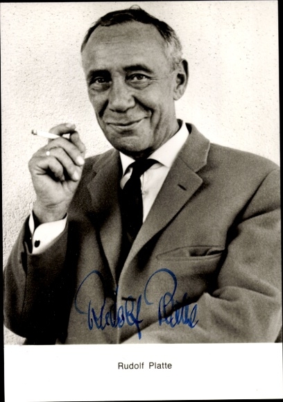 Ak Schauspieler Rudolf Platte, Portrait mit Zigarette, Autogramm