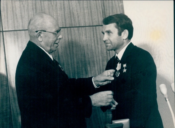 Photo Award of Soviet Cosmonauts 1973, Cosmonaut OG Makarov, Soyuz 12