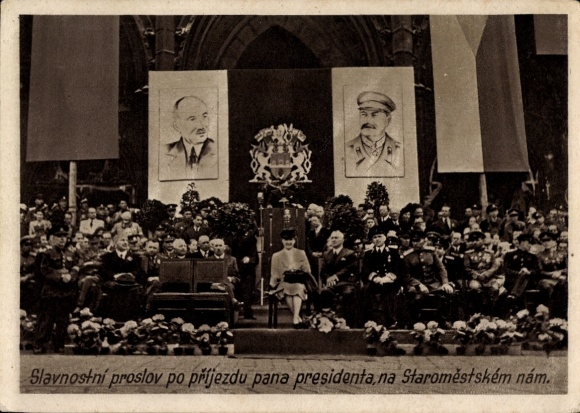 Postcard Czechoslovakia, celebration, gathered people, politicians, speech
