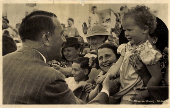 Postcard Führer and Reich Chancellor Adolf Hitler, visit to Obersalzberg, child