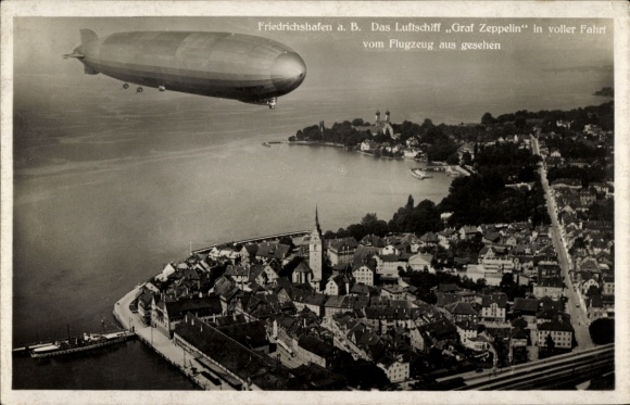 Postcard Friedrichshafen on Lake Constance, airship Graf Zeppelin in full flight over the city