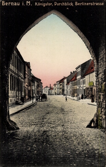 Postcard Bernau in der Mark, Königstor, view of Berlinerstraße