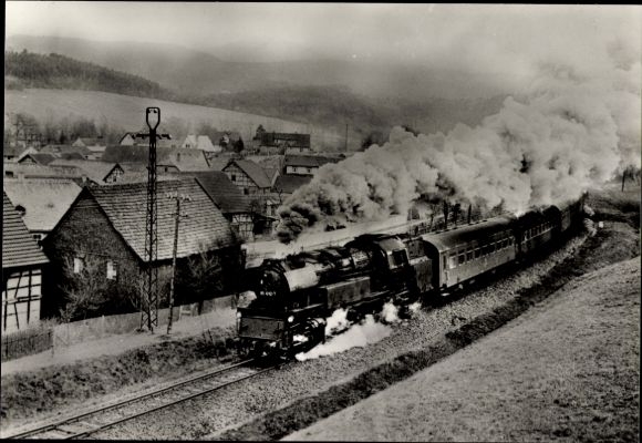 Ak Eisenbahn, Dampflokomotive Baureihe 65.10, P 8040 nach Arnstadt, Leutnitz Rottenbach Königsee