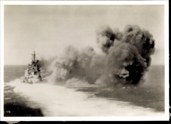Foto Italienisches Schlachtschiff Cavour, Gefecht gegen England bei den Jonischen Inseln, Juli 1940
