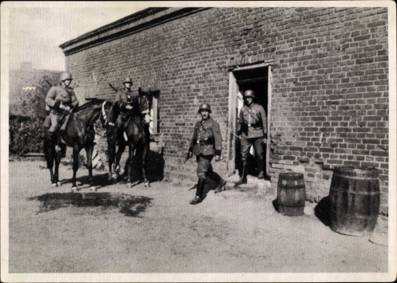 Ak SS, Polizei im Osten, Berittene Polizeistreife säubert polnisches Gehöft, Kriegs WHW 1940