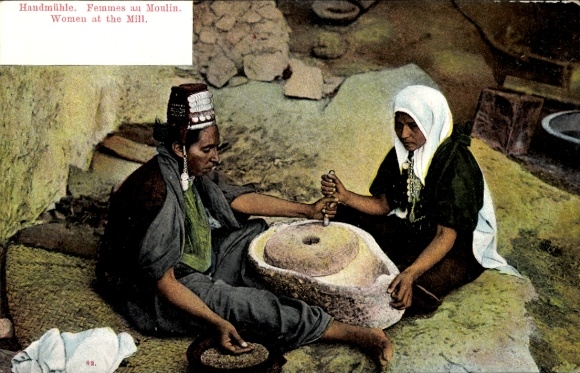 Postcard Femmes au Moulin, Handmill, women grind grain
