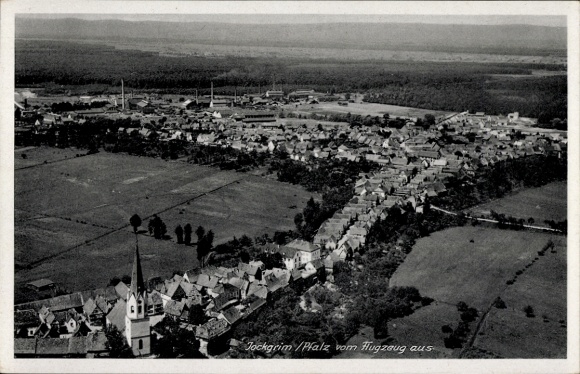 Postcard Körborn in the Palatinate, aerial view of building, church, landscape