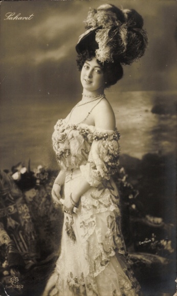 Postcard dancer Saharet, standing portrait, dress, feather hat
