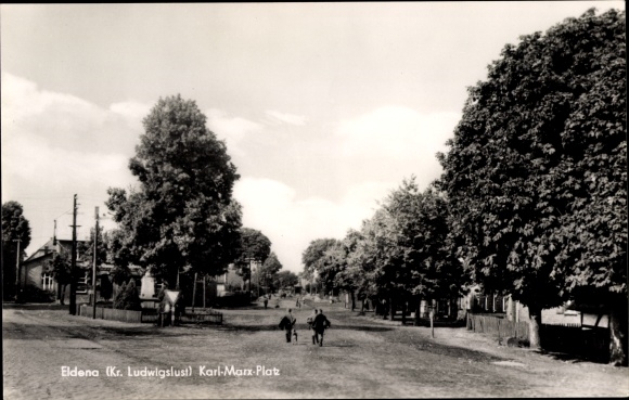 Postcard Eldena in Mecklenburg, Karl Marx Platz