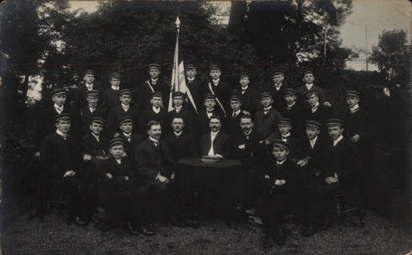 Studentika Photo Postcard Aurich in East Frisia, Seminar Georgstraße, group photo of seminarians and teachers