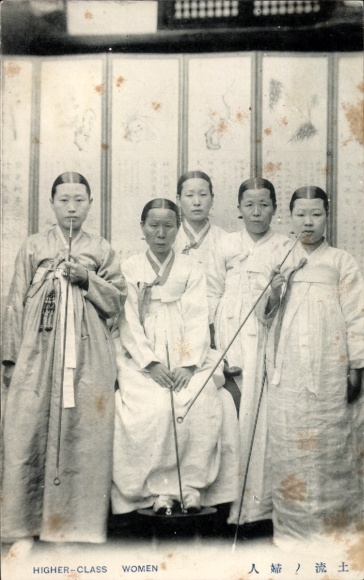 Ak Korea, Frauen in Volkstrachten