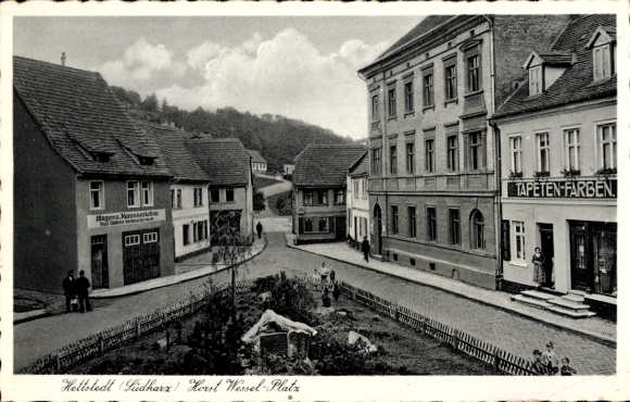 Ak Hettstedt im Südharz, Schöne alte Häuser, Horst Wessel-Platz, Straße, Menschen