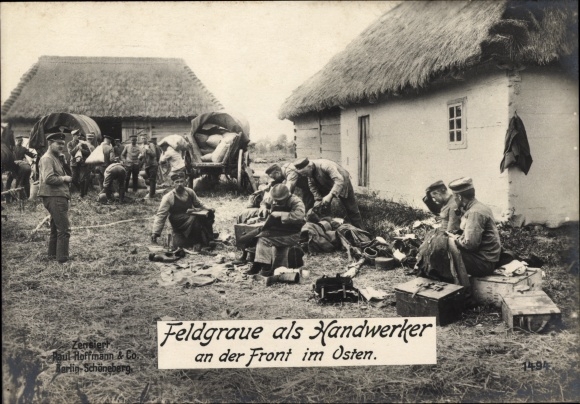 Postcard Feldgraue as craftsmen, Eastern Front, I WW